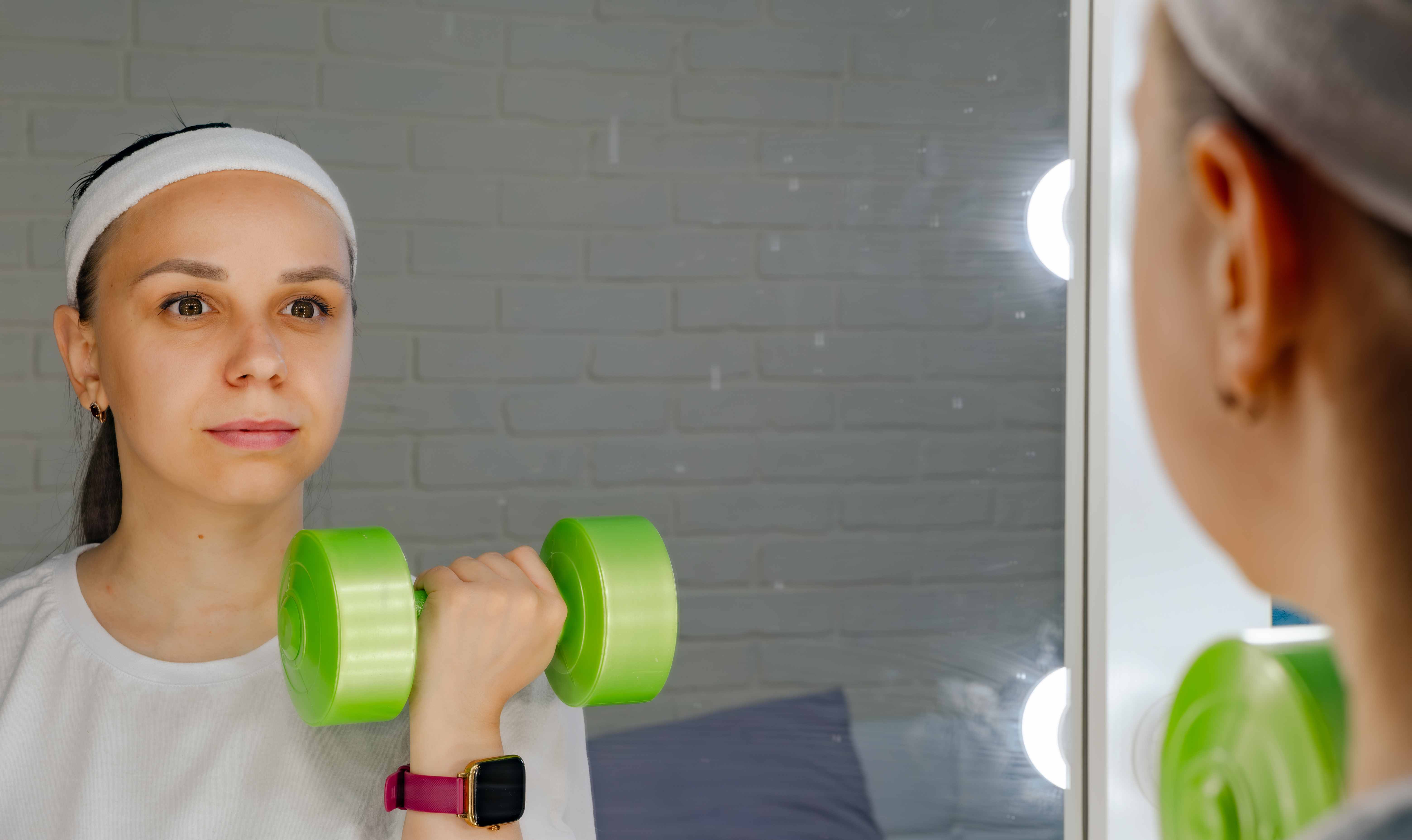 Базовые упражнения фейсфитнеса