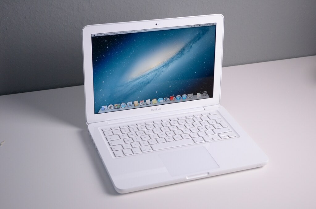История Macbook: эволюция ноутбуков Эппл, как выглядит Макбук