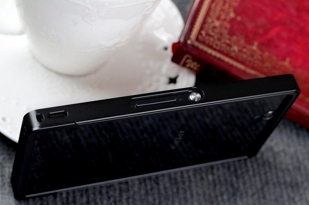 Металлический бампер Aluminum Bumper Metallic для Sony Xperia Z