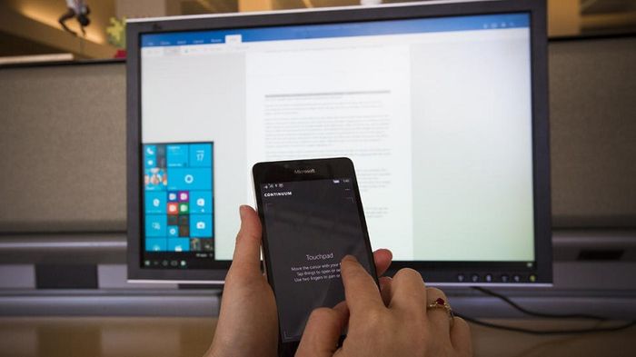 Microsoft Lumia 950: как работает Continuum через беспроводную связь