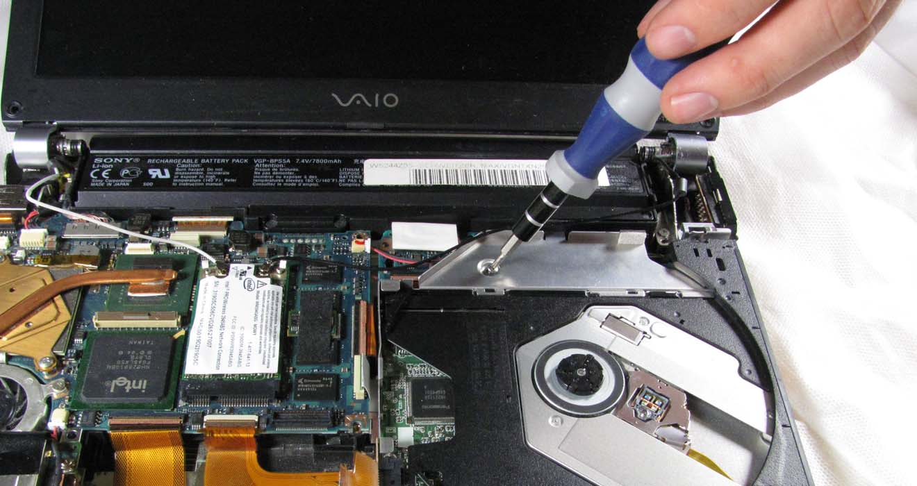 Описание ремонта привода DVD-дисковода на ноутбуке