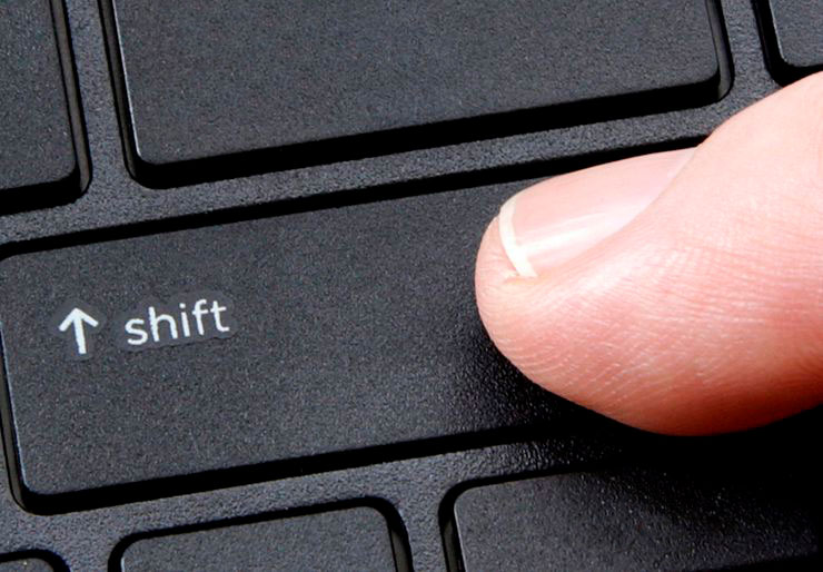 Расположение кнопки «Шифт» на клавиатуре в ноутбуке